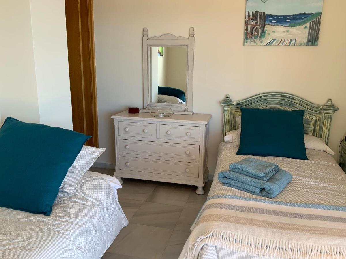 Apartamento En Primera Linea/Beachfront Apartment Fuengirola Kültér fotó
