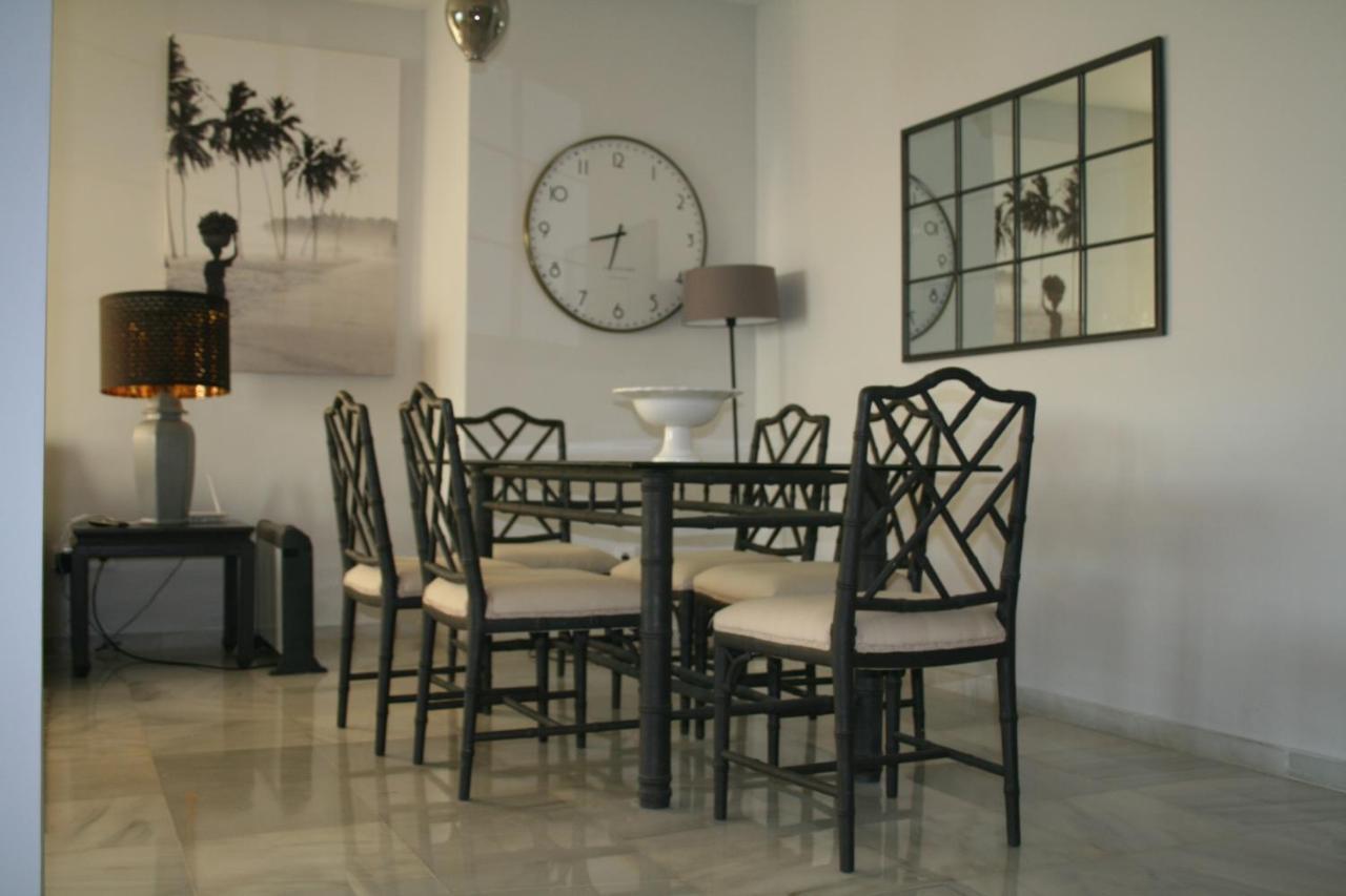 Apartamento En Primera Linea/Beachfront Apartment Fuengirola Kültér fotó