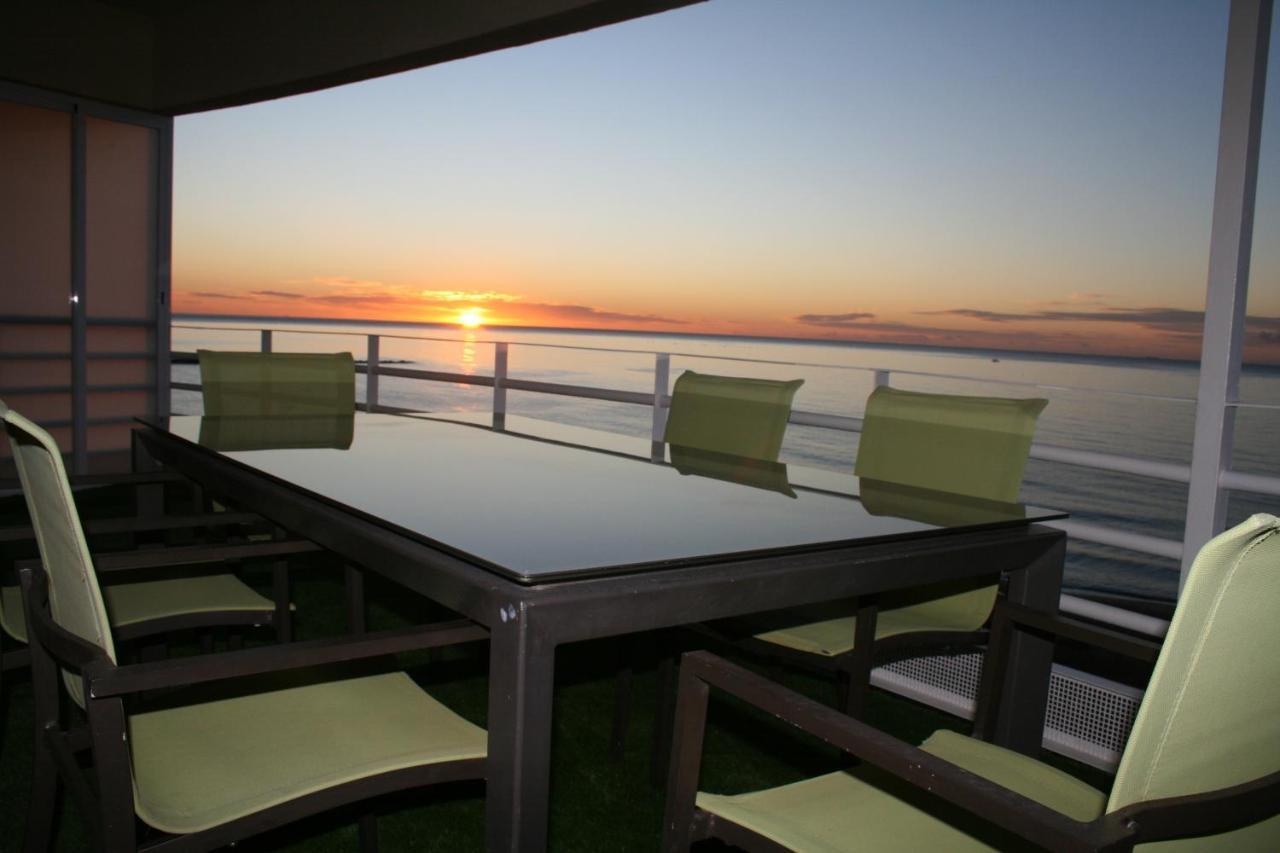Apartamento En Primera Linea/Beachfront Apartment Fuengirola Kültér fotó