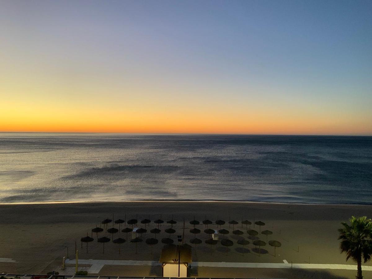 Apartamento En Primera Linea/Beachfront Apartment Fuengirola Kültér fotó