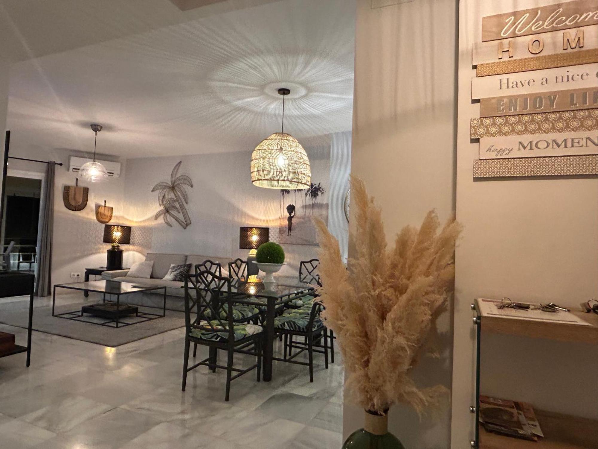 Apartamento En Primera Linea/Beachfront Apartment Fuengirola Kültér fotó